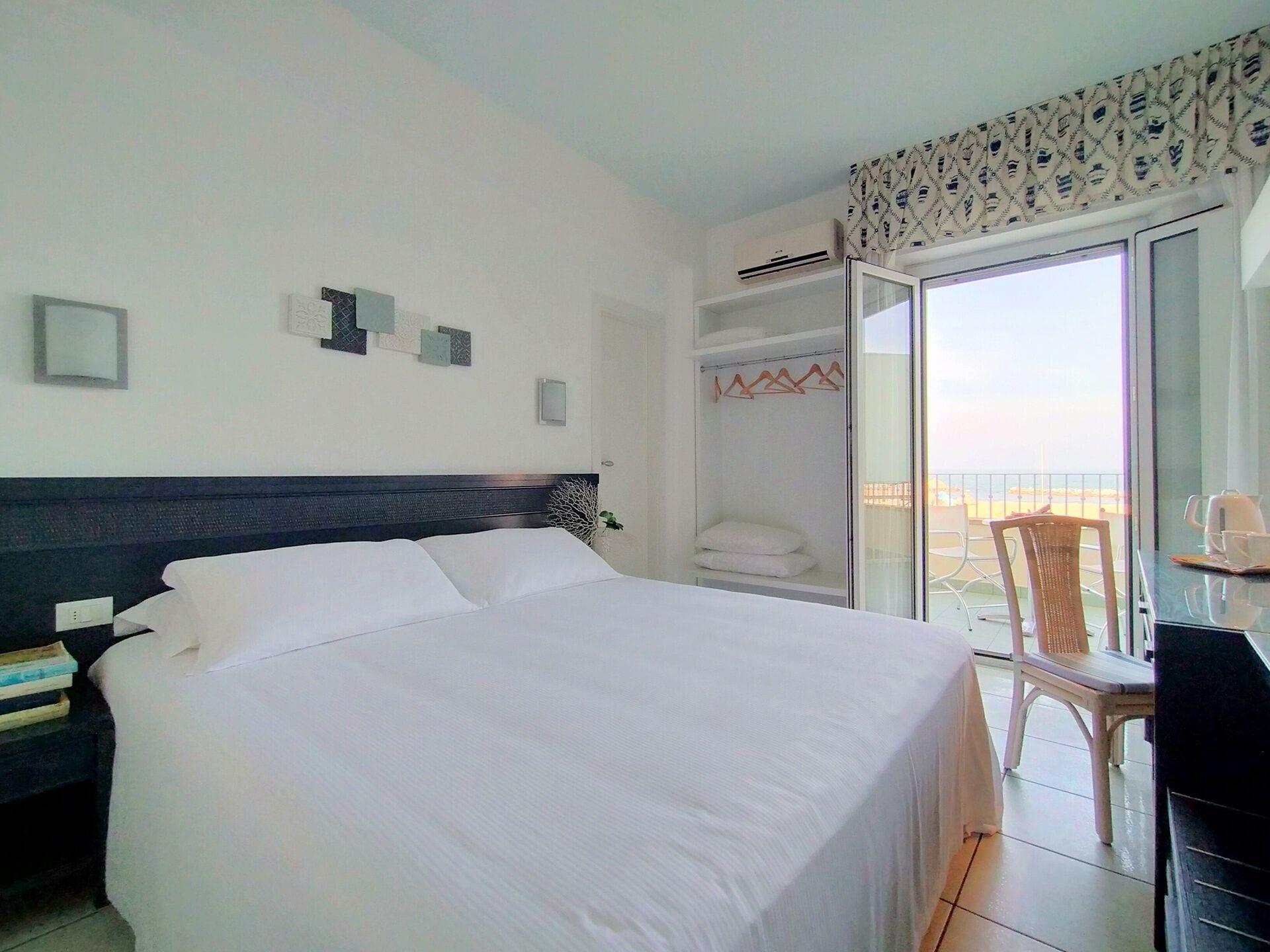 Luxor Beach Boutique Hotel Cattolica Exteriör bild