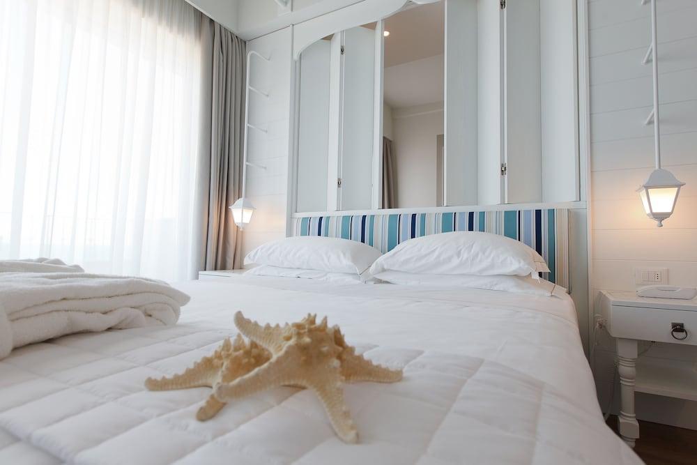Luxor Beach Boutique Hotel Cattolica Exteriör bild