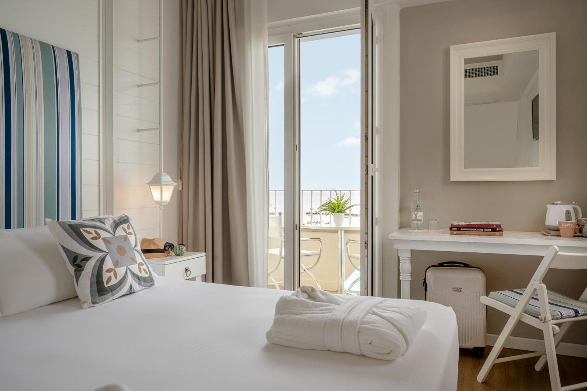 Luxor Beach Boutique Hotel Cattolica Exteriör bild