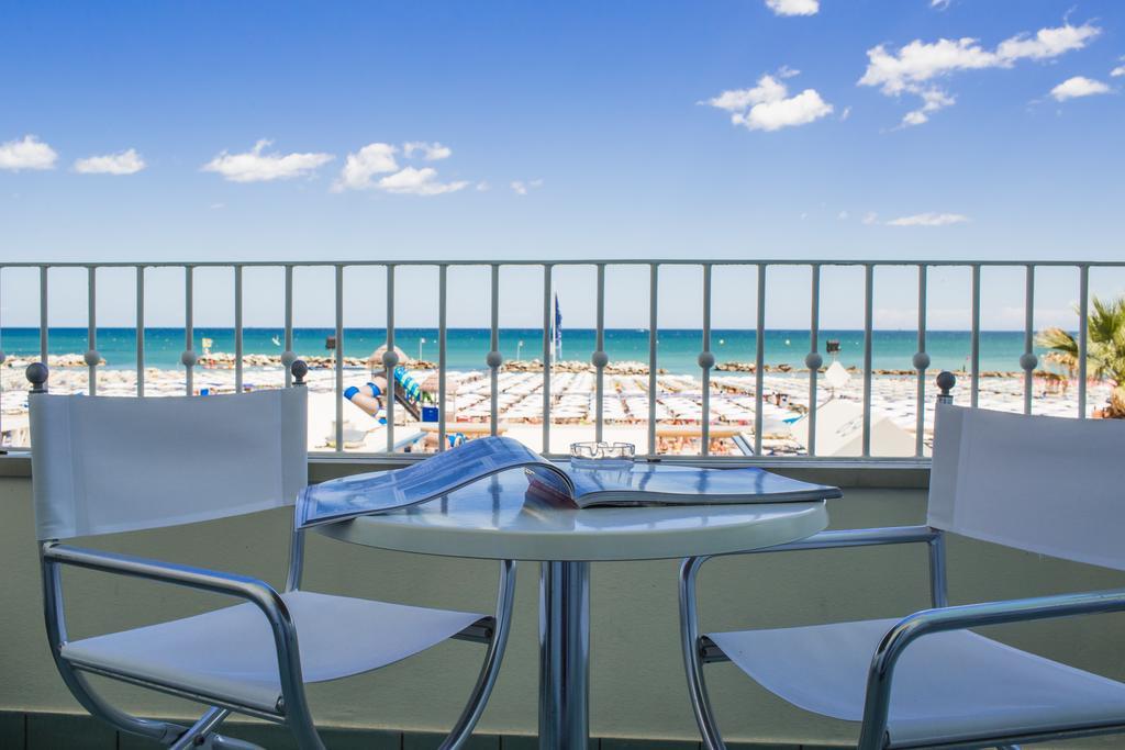 Luxor Beach Boutique Hotel Cattolica Exteriör bild